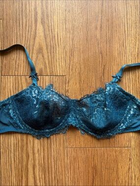 Victoria's Secret Teal Lace Underwire Bra